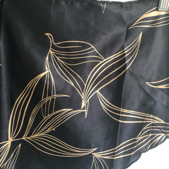 VINTAGE SILK SCARF TOP - Picture 3 of 7